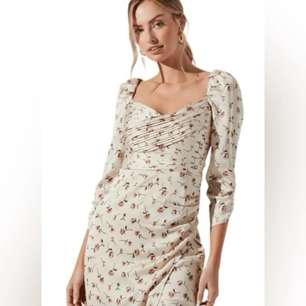 NWT - ASTR‎ Cream Floral Long Sleeve Dress - Picture 6 of 12